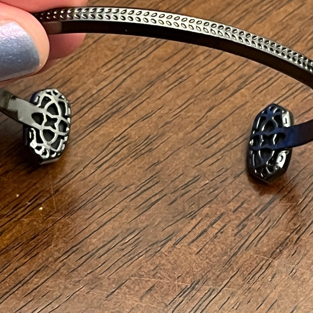 Kendra Scott Elton Cuff - Picture 7 of 8
